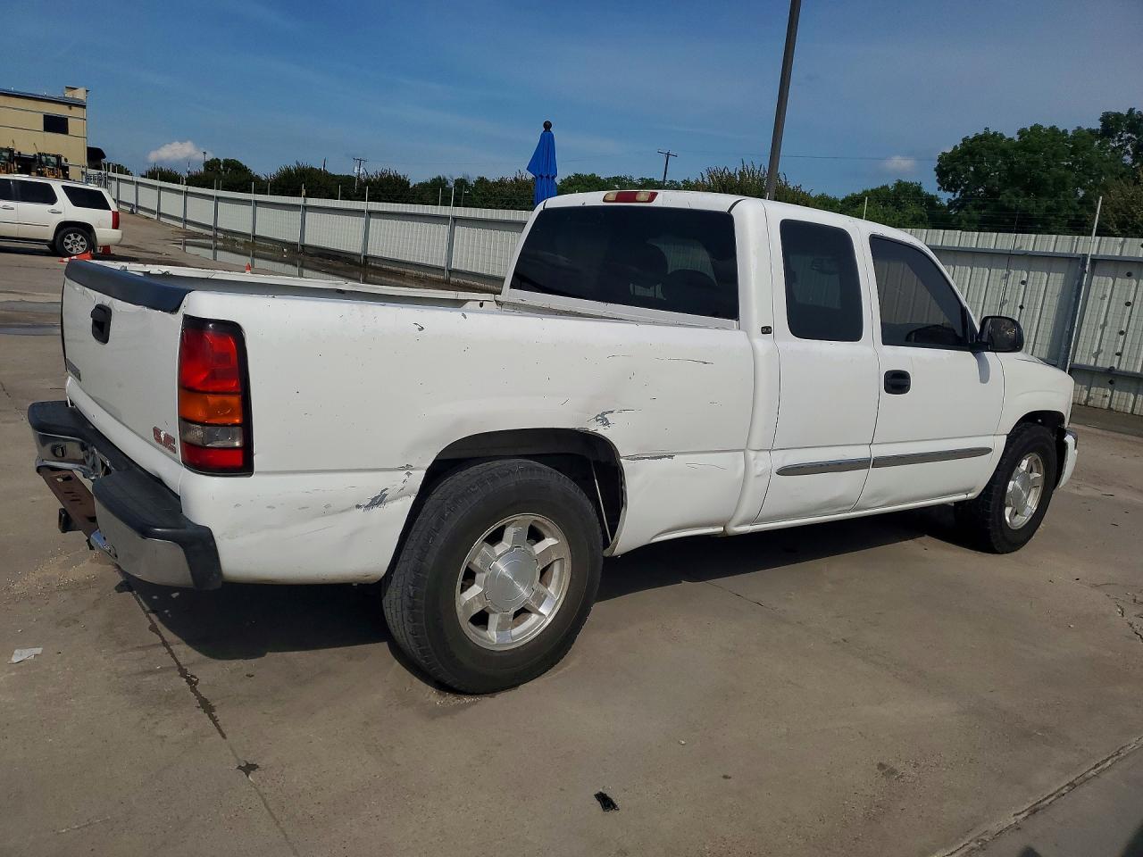 2004 GMC New Sierra C1500 - Фото 3