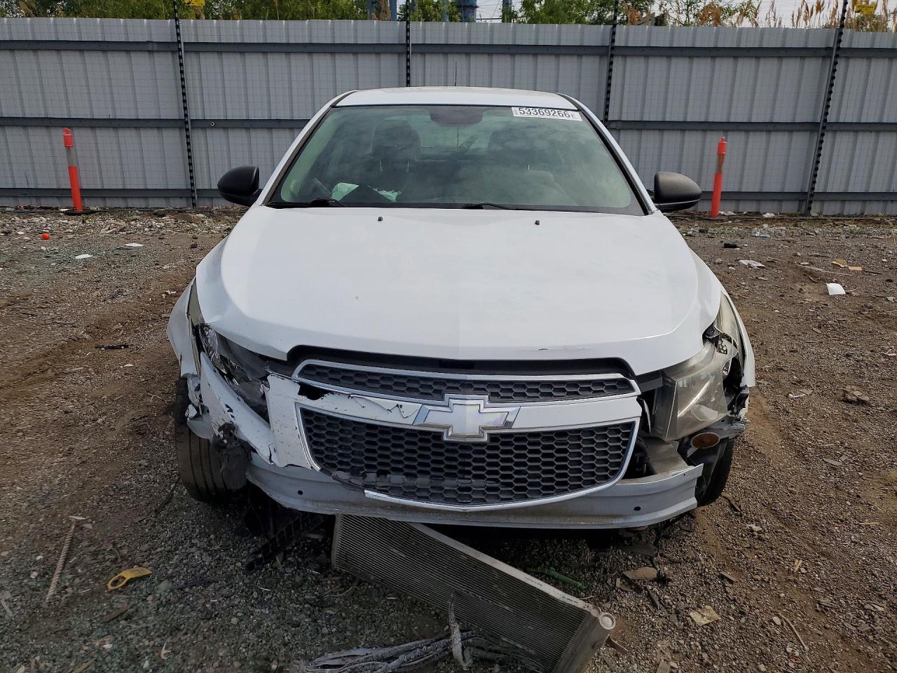 2013 Chevrolet Cruze Ls - Image 5