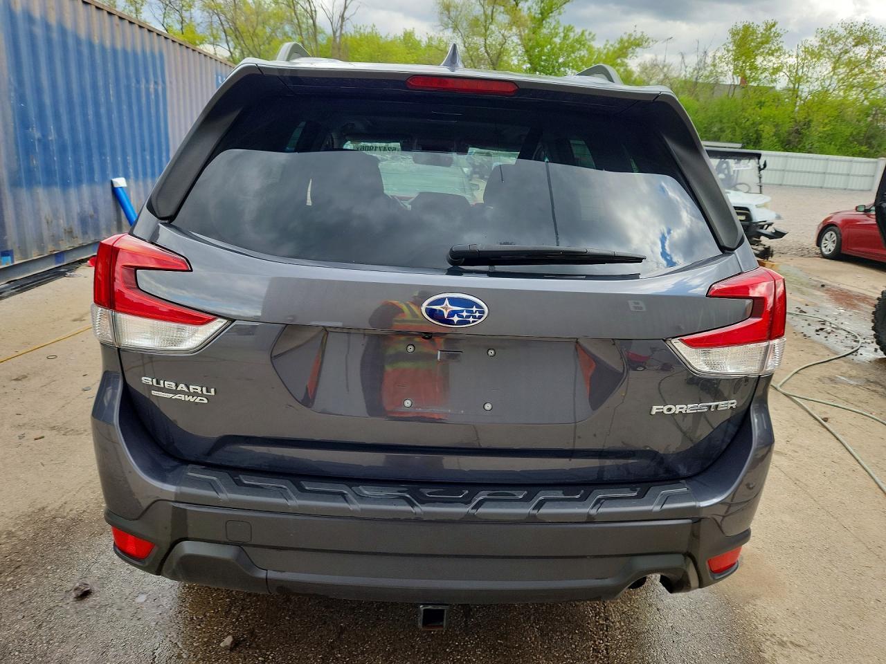 2020 Subaru Forester Premium - Image 6