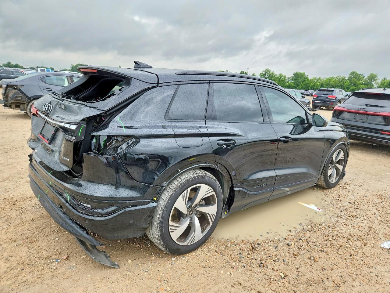 2025 Audi Q6 E-Tron Prestige - Фото 3