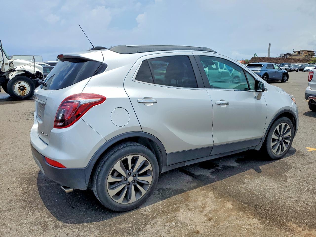 2018 Buick Encore Essence - Фото 3