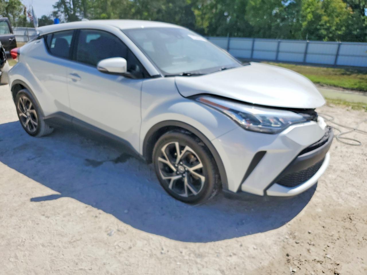2020 Toyota C-Hr Xle - Image 4