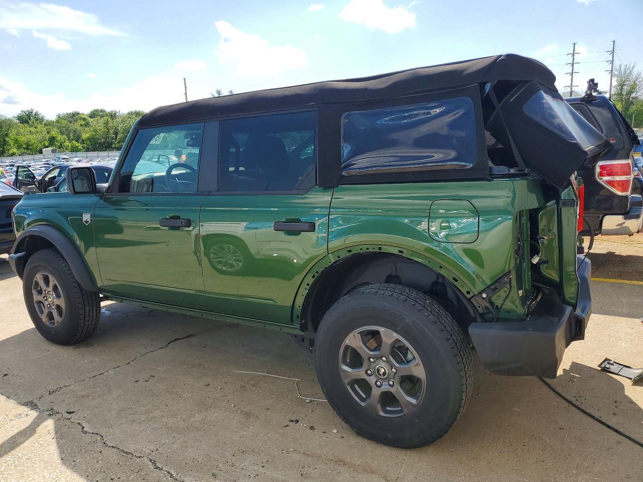 2024 Ford Bronco Big Bend - Image 2