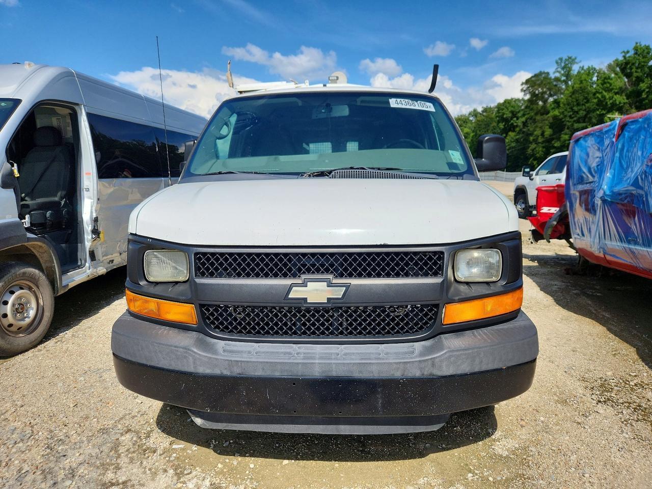 2013 Chevrolet Express G2500 - Image 5