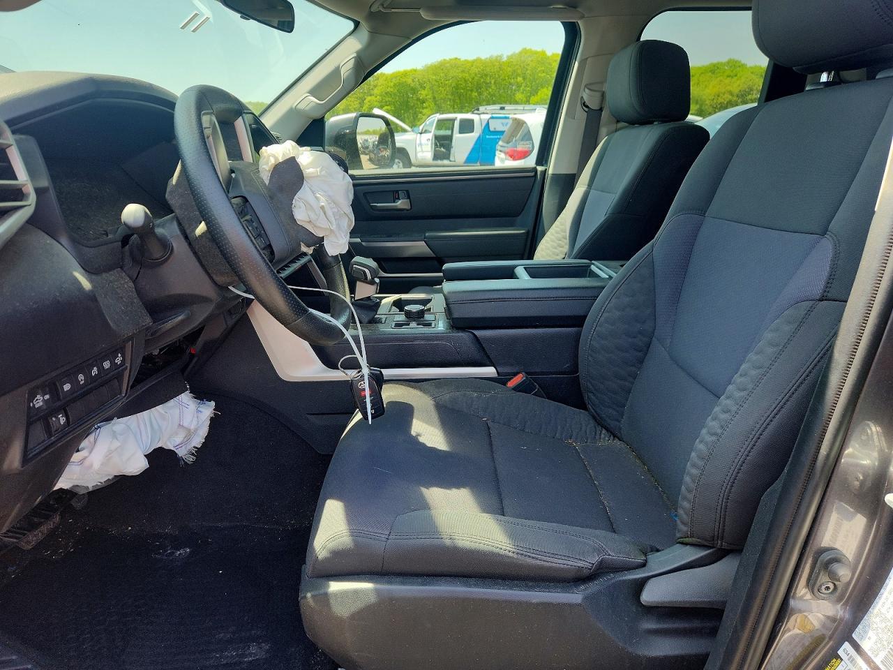 2023 Toyota Tundra Sr5 - Image 7