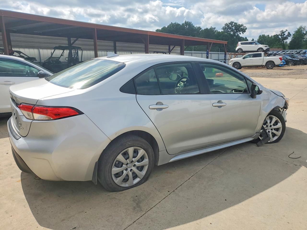 2025 Toyota Corolla Hybrid Le - Image 3