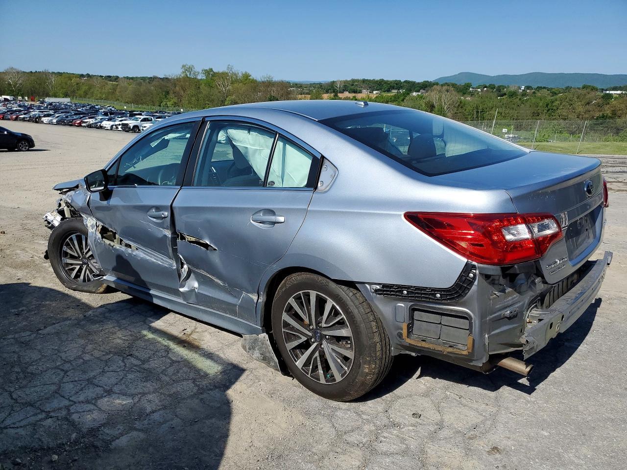 2019 Subaru Legacy 2.5I - Фото 2