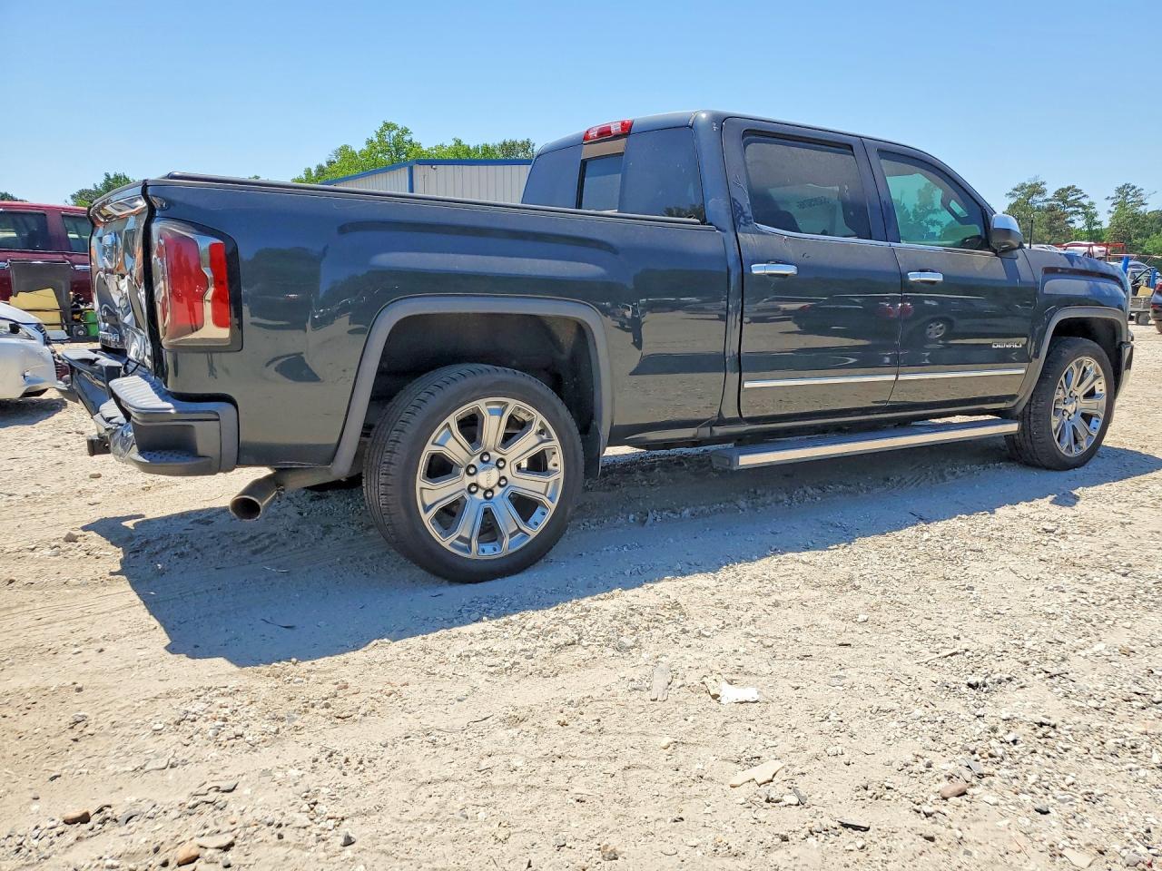 2018 GMC Sierra K1500 Denali - Image 3