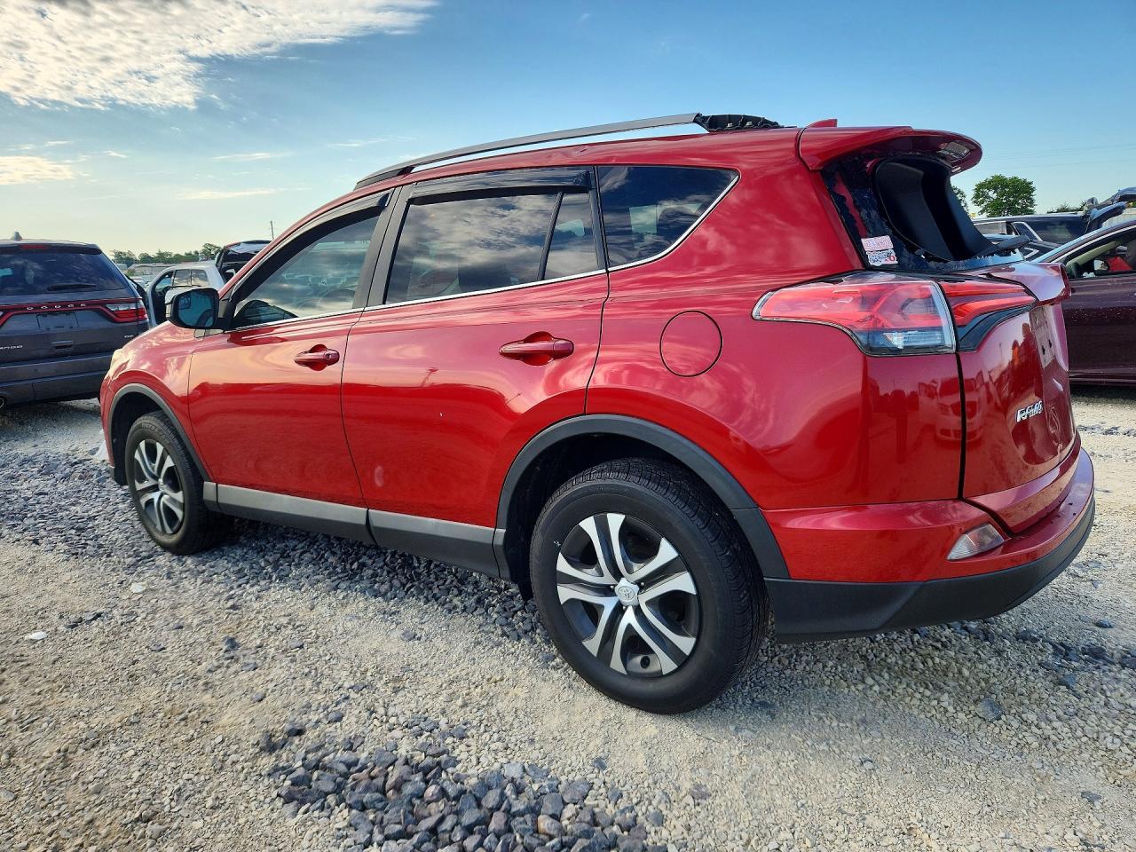 2017 Toyota Rav4 Le - Фото 2