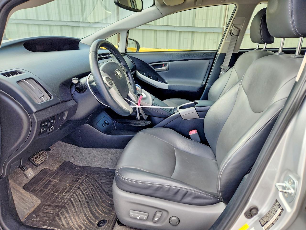 2012 Toyota Prius Hyb - Image 7