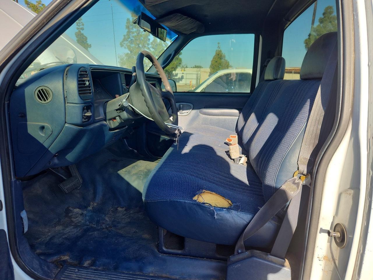 2000 Chevrolet Gmt-400 C2500 - Image 7