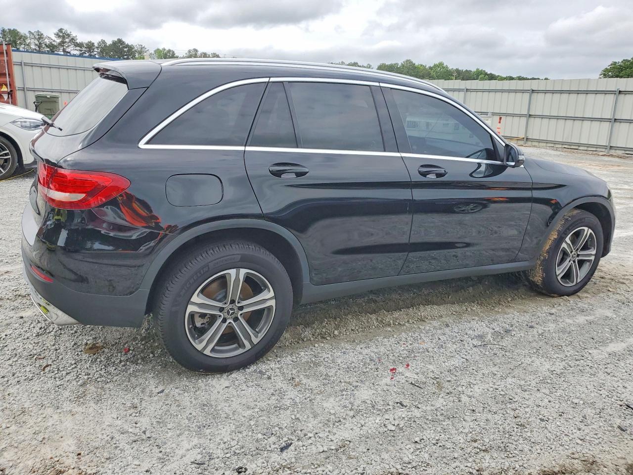 2017 Mercedes-Benz Glc 300 - Фото 3