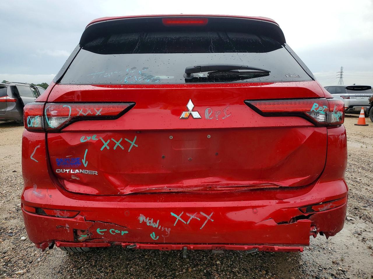 2022 Mitsubishi Outlander - Фото 6