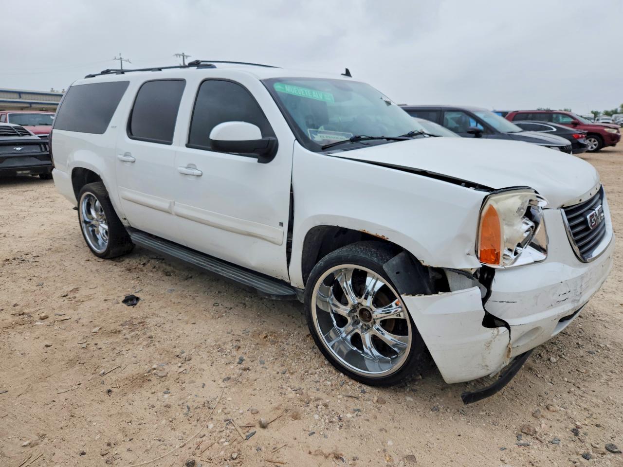 2008 GMC Yukon Denali - Image 4