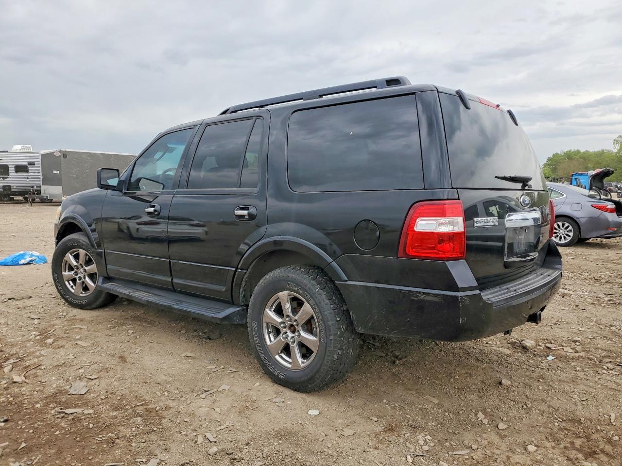2011 Ford Expedition Xlt - Image 2