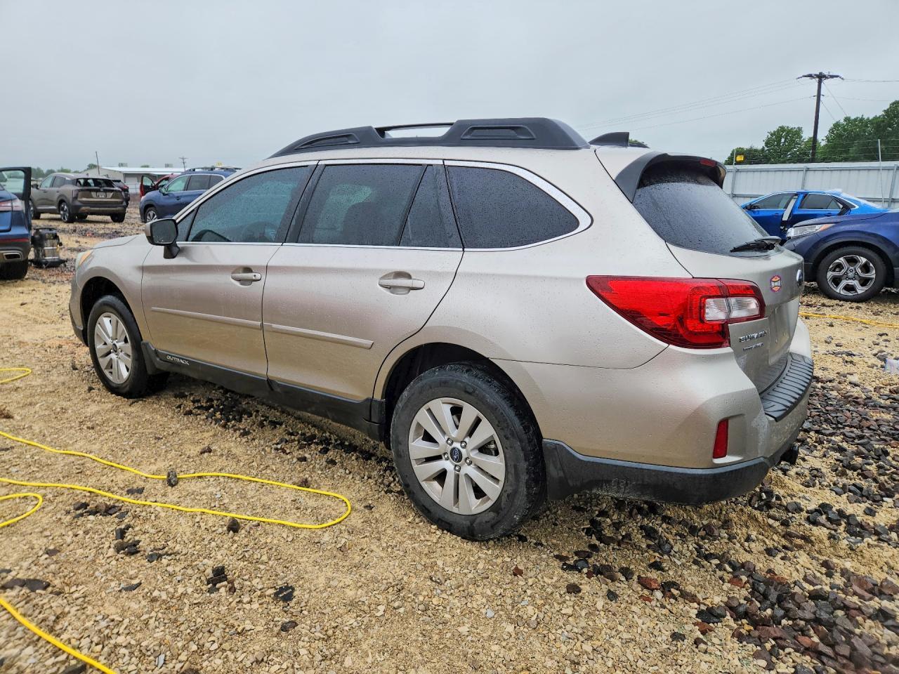2016 Subaru Outback 2.5I Premium - Фото 2