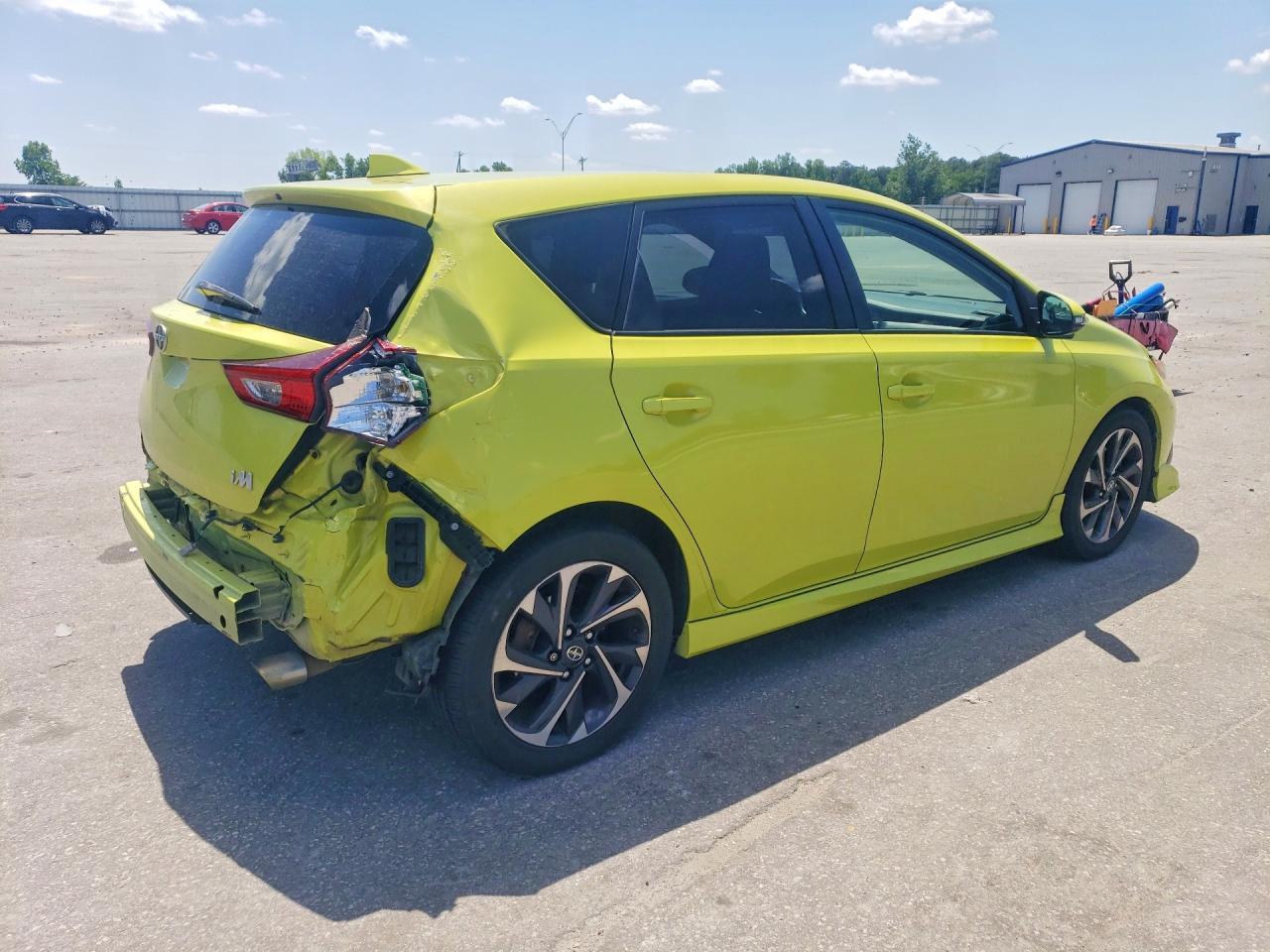 2016 Scion Im Base - Фото 3