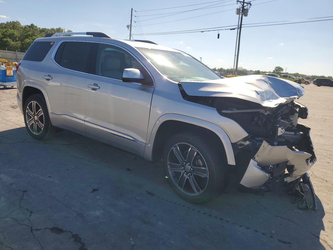 2017 GMC Acadia Denali - Фото 4