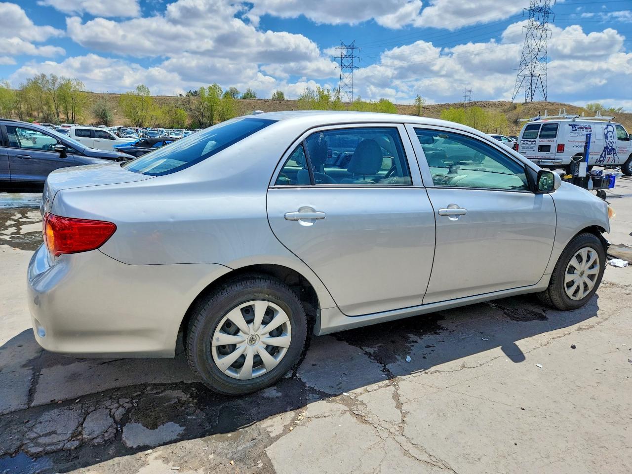 2010 Toyota Corolla Le - Фото 3