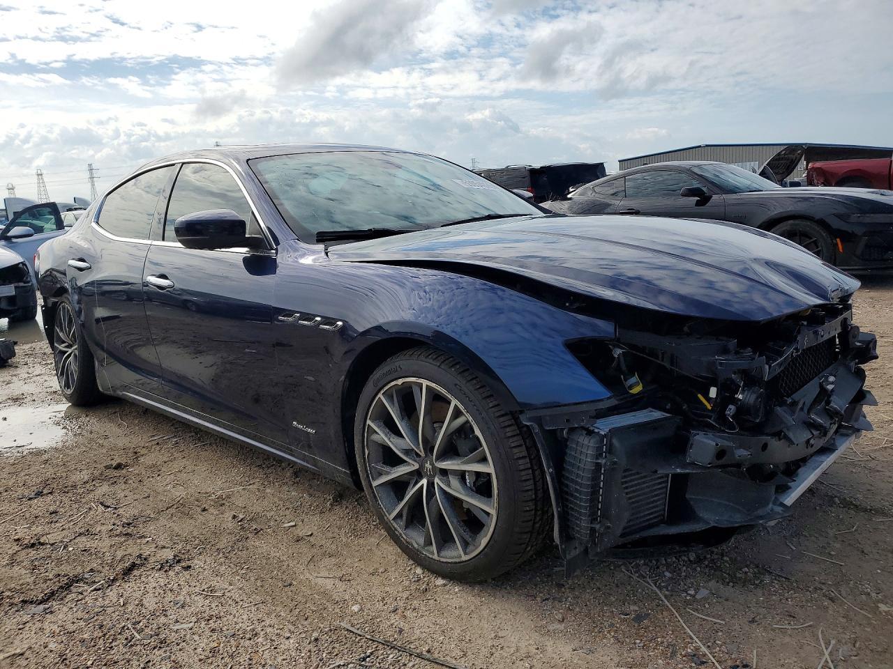 2019 Maserati Ghibli S - Фото 4