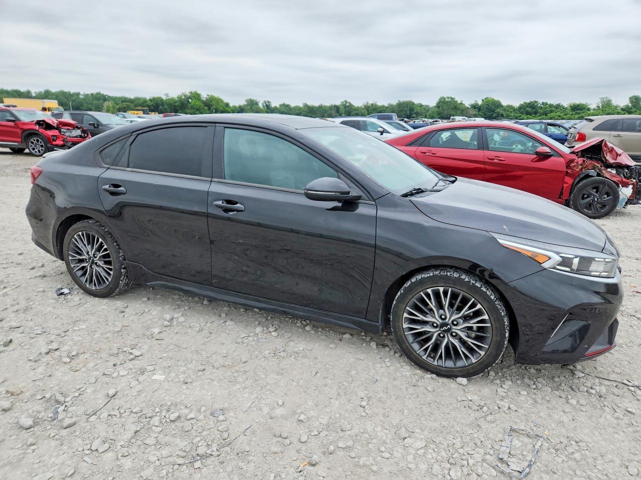 2022 Kia Forte Gt Line - Фото 4