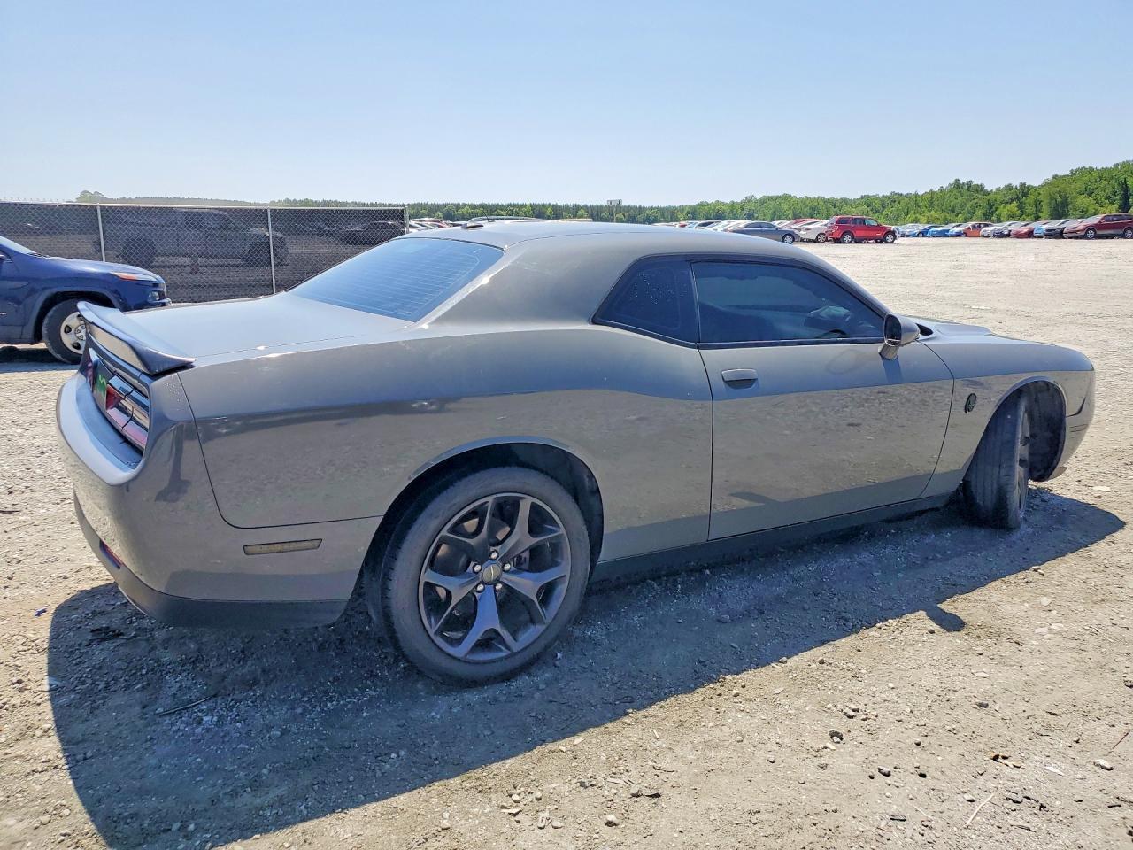 2023 Dodge Challenger Sxt - Фото 3