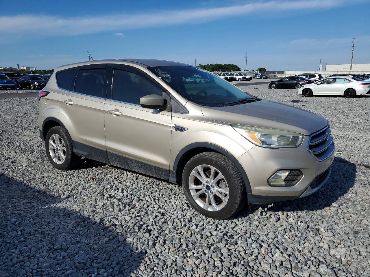 2017 Ford Escape Se - Фото 4