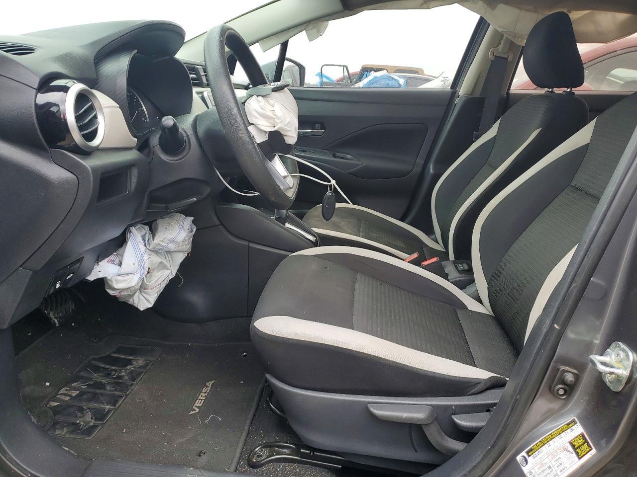 2021 Nissan Versa Sv - Image 7