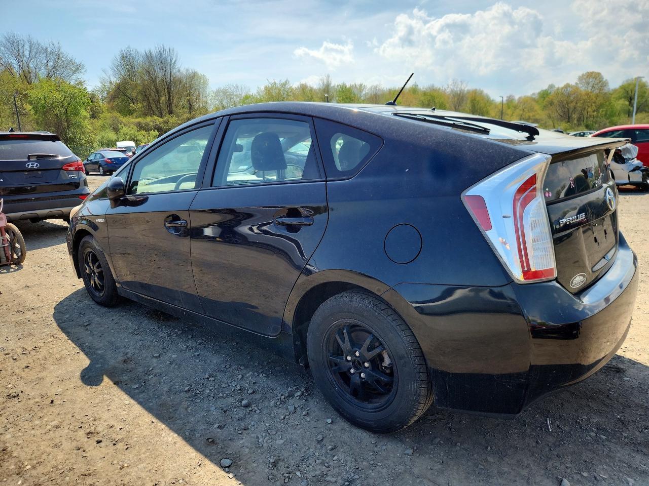 2012 Toyota Prius Two - Фото 2
