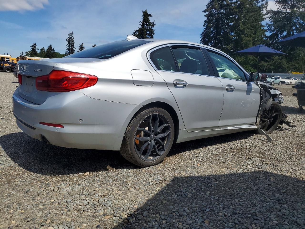 2018 BMW 530 Xi - Фото 3