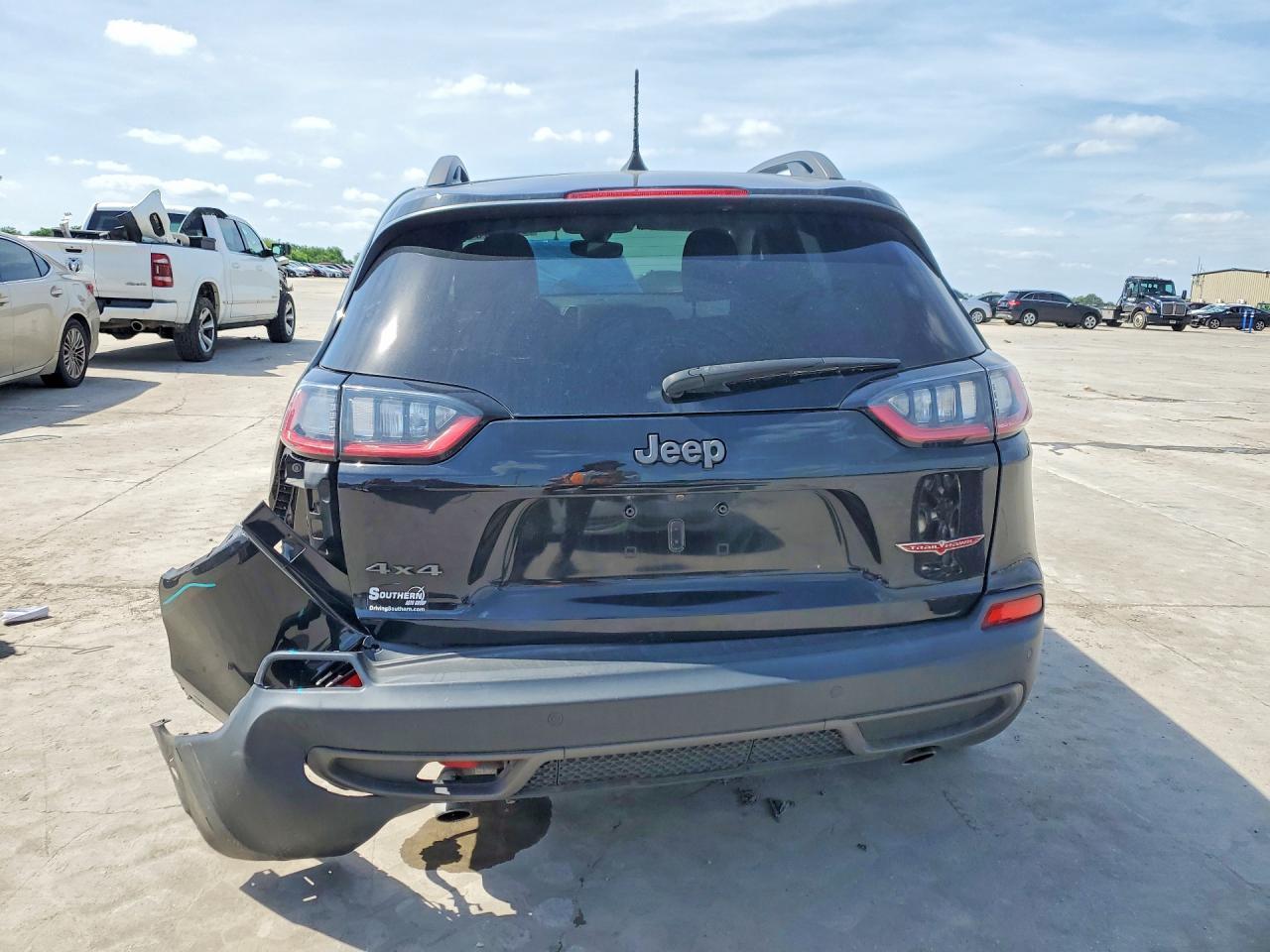 2020 Jeep Cherokee Trailhawk - Image 6