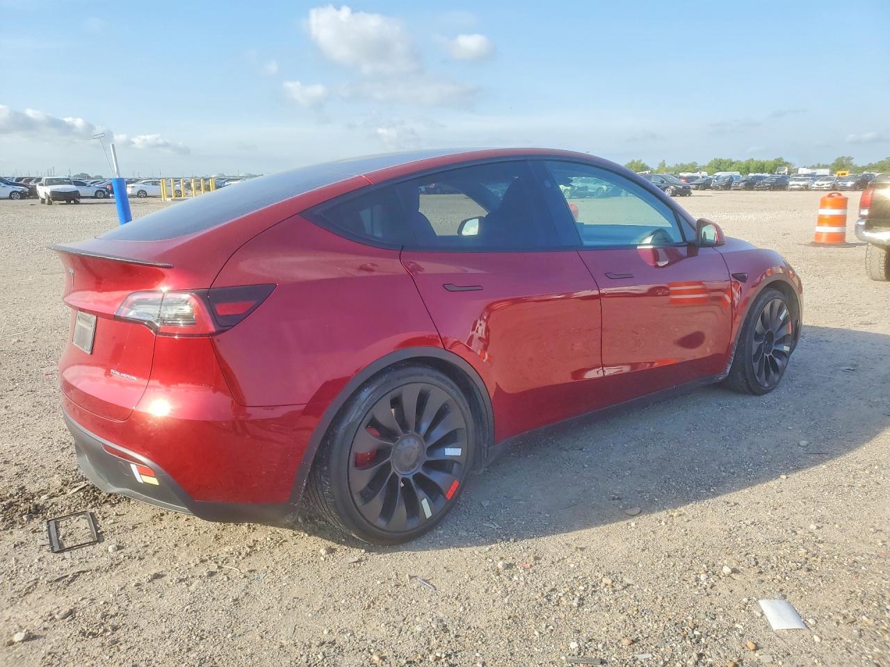 2024 Tesla Model Y - Фото 3