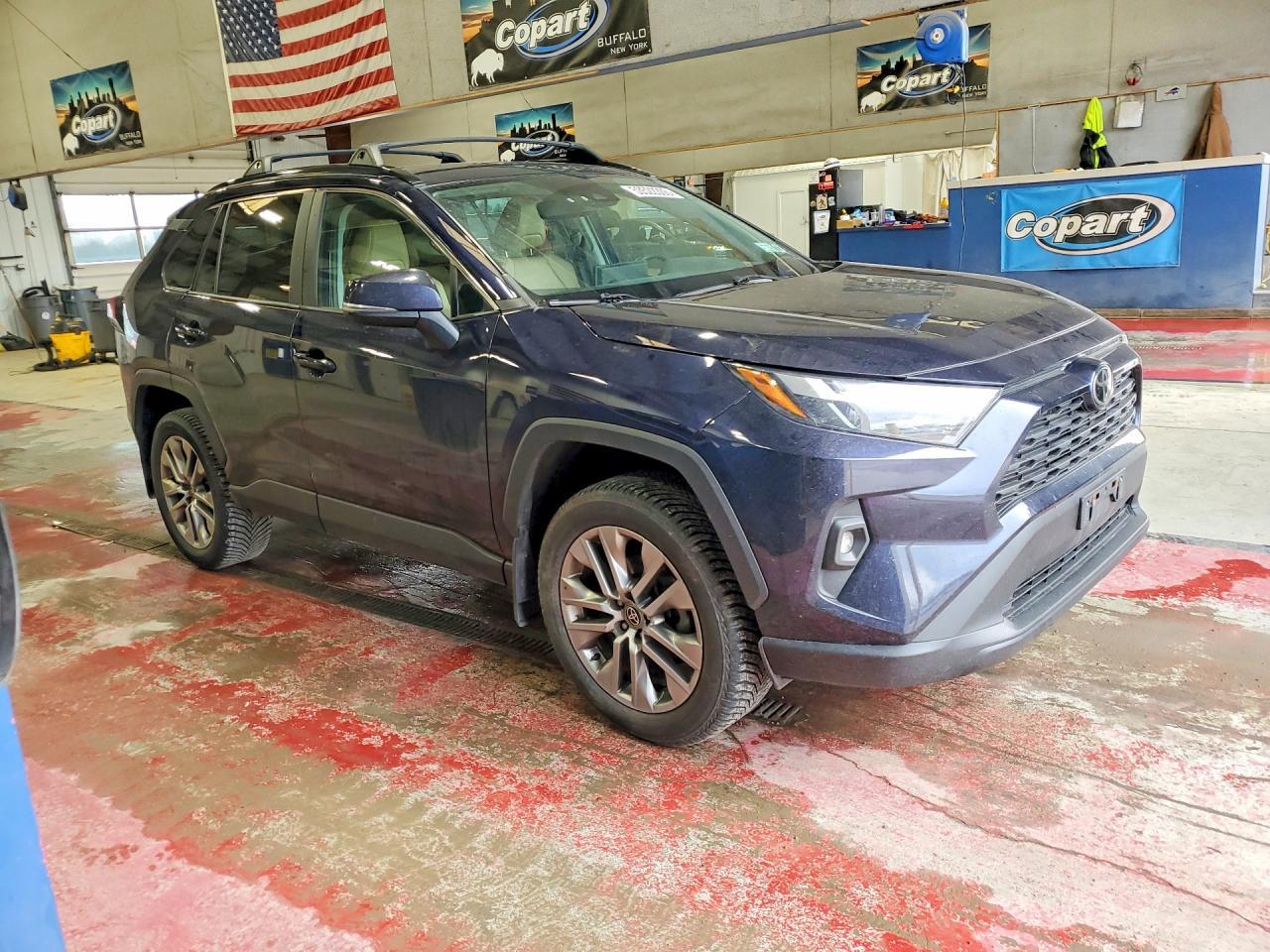 2022 Toyota Rav4 Xle Premium - Image 4