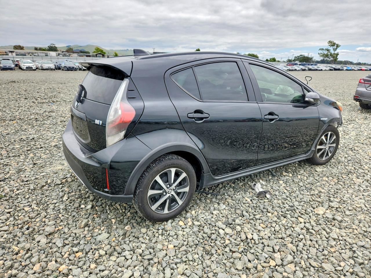 2018 Toyota Prius C Two - Image 3