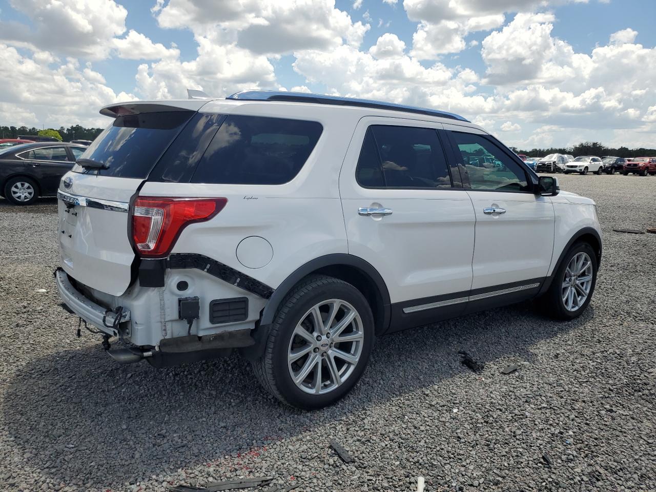 2017 Ford Explorer Limited - Image 3