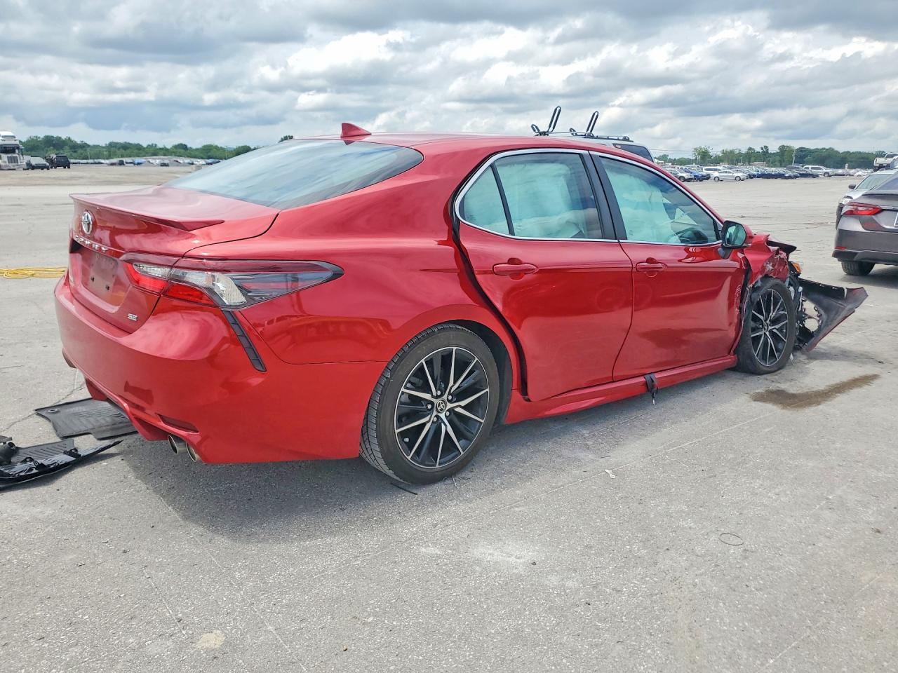 2024 Toyota Camry Se - Фото 3