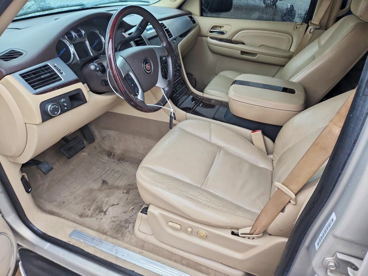 2009 Cadillac Escalade - Image 7