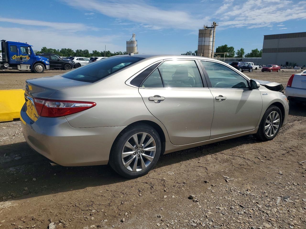 2016 Toyota Camry Hybrid Xle - Image 3