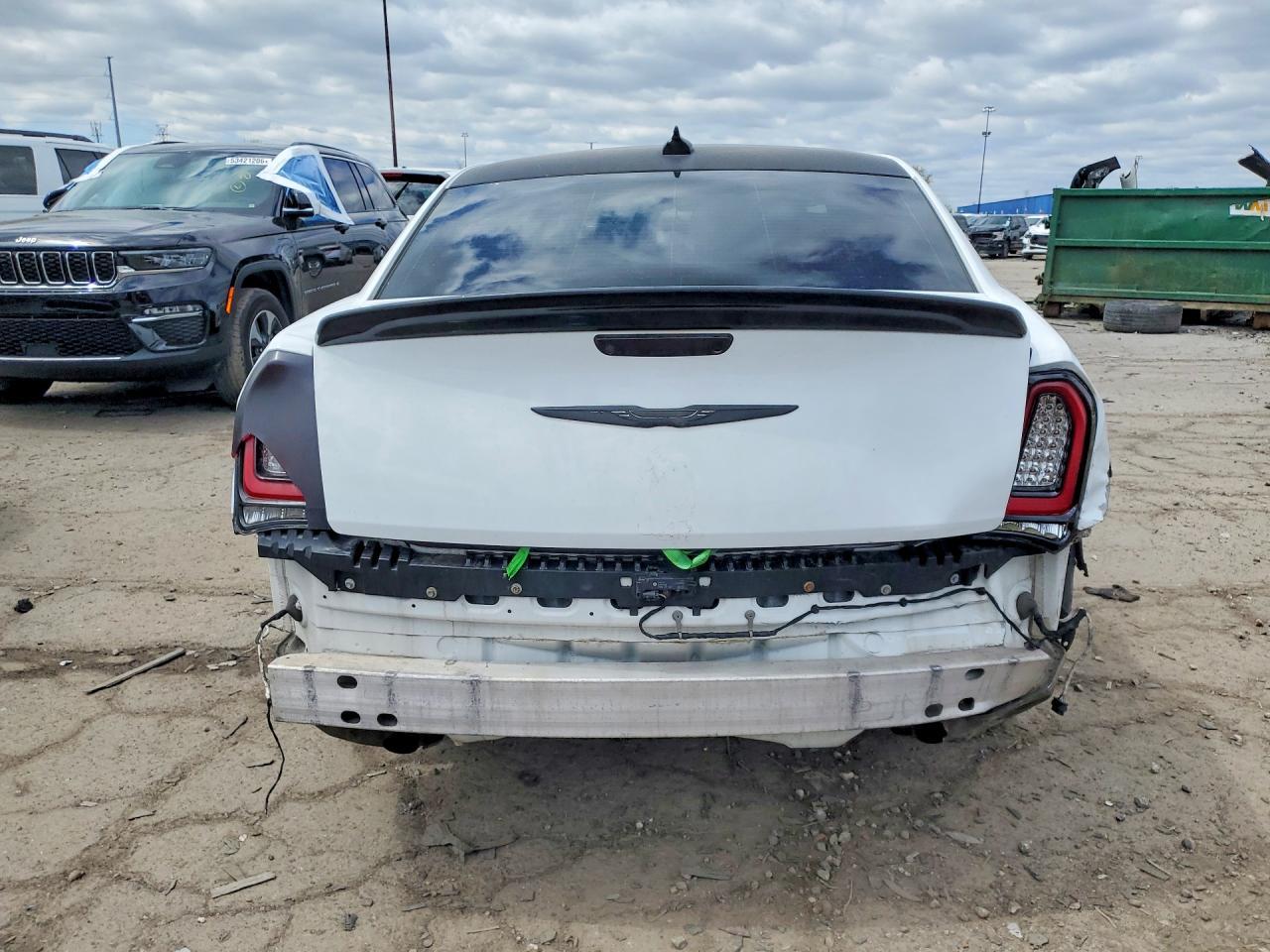 2017 Chrysler 300 S - Фото 6