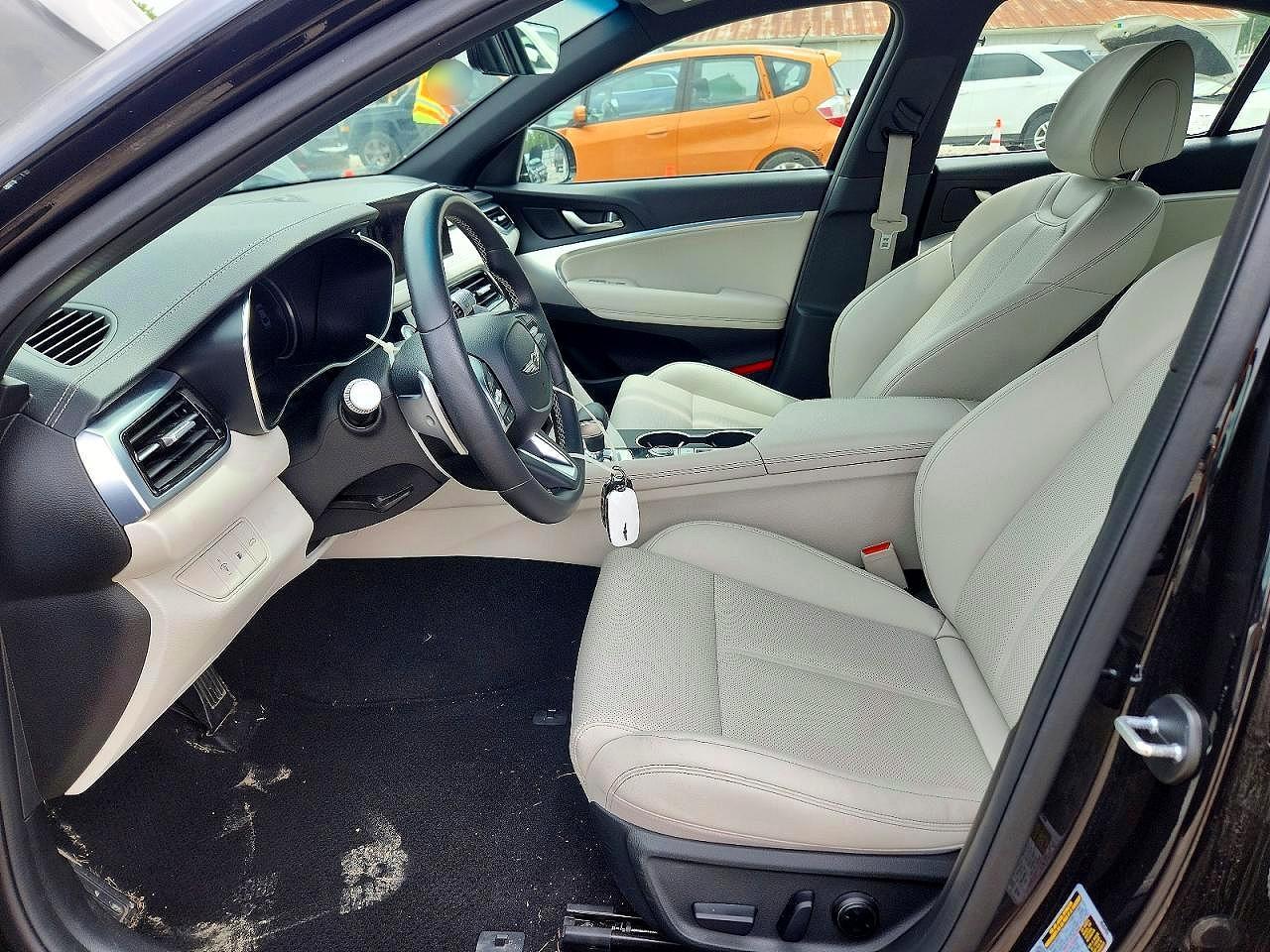 2025 Genesis G70 2.5T Standard - Фото 7