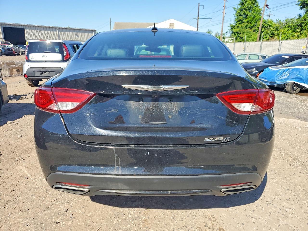 2015 Chrysler 200 S - Image 6