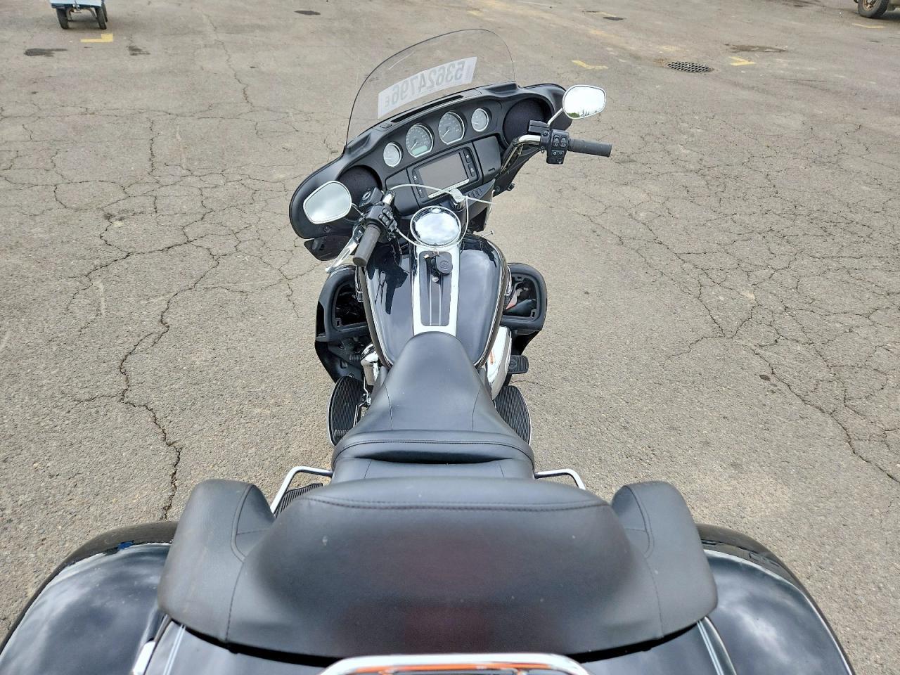 2017 Harley-Davidson Flhtcutg Tri Glide Ultra - Image 6