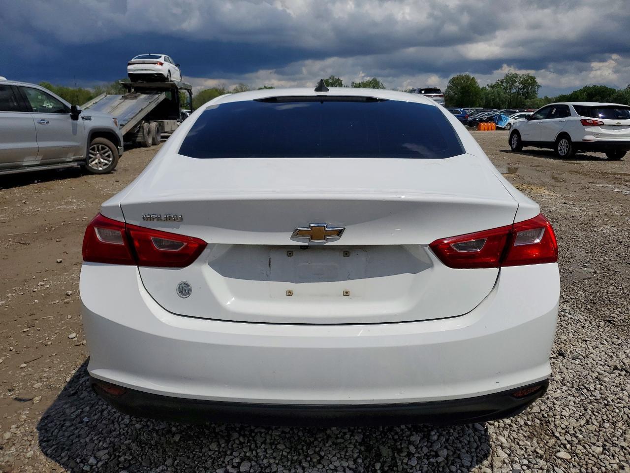 2017 Chevrolet Malibu Ls - Image 6