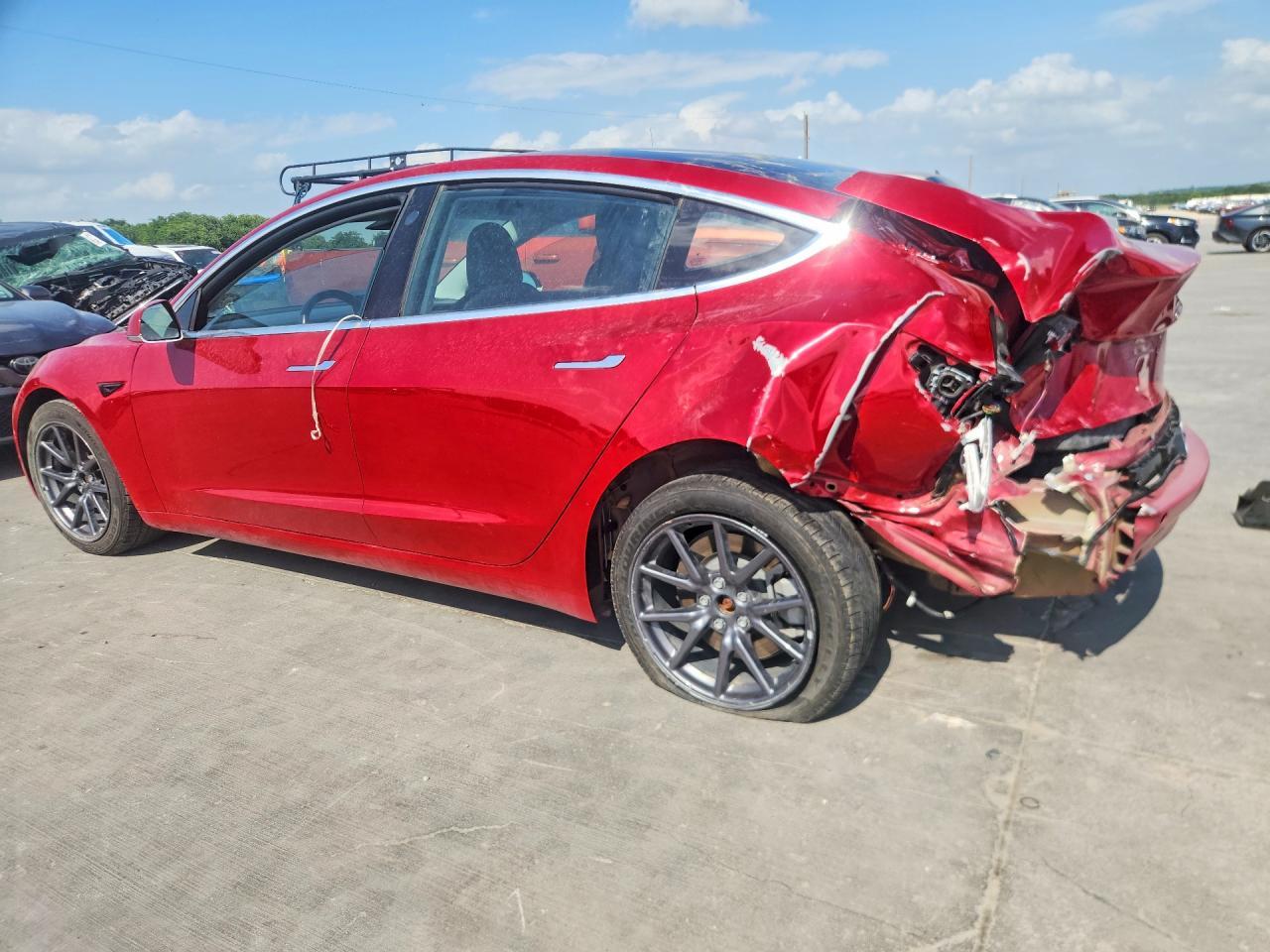 2018 Tesla Model 3 - Фото 2