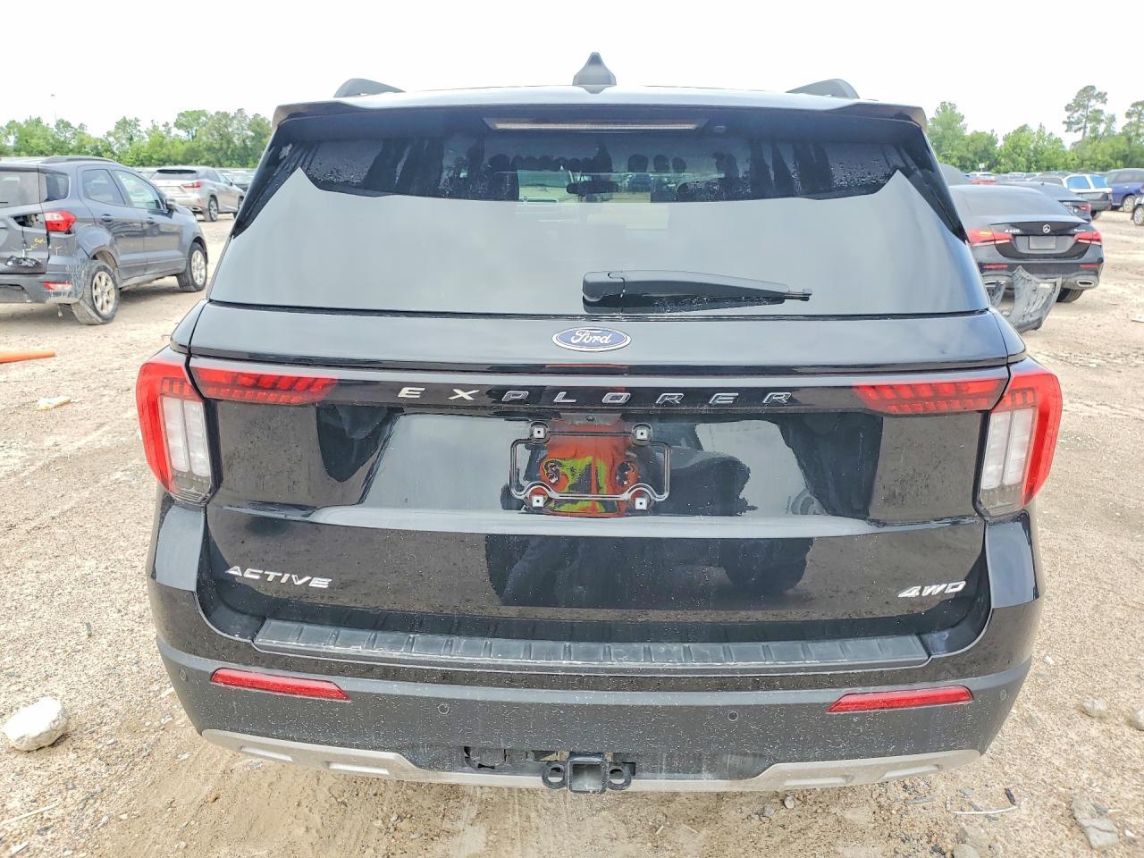 2025 Ford Explorer Active - Фото 6