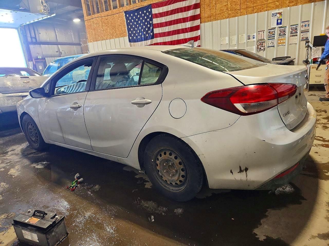 2018 Kia Forte Lx - Image 2