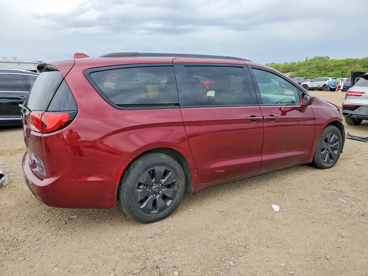 2020 Chrysler Pacifica Hybrid Touring L - Фото 3