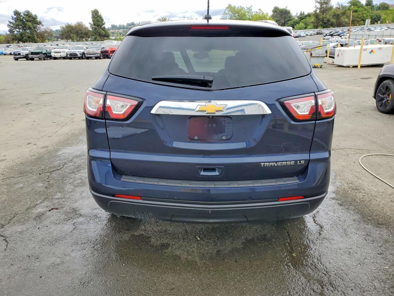 2016 Chevrolet Traverse Ls - Image 6