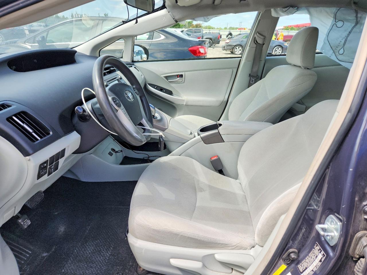 2015 Toyota Prius Three - Фото 7