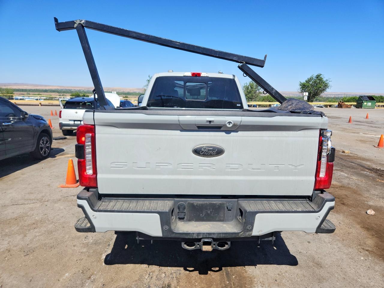 2025 Ford F350 Super Duty - Image 6